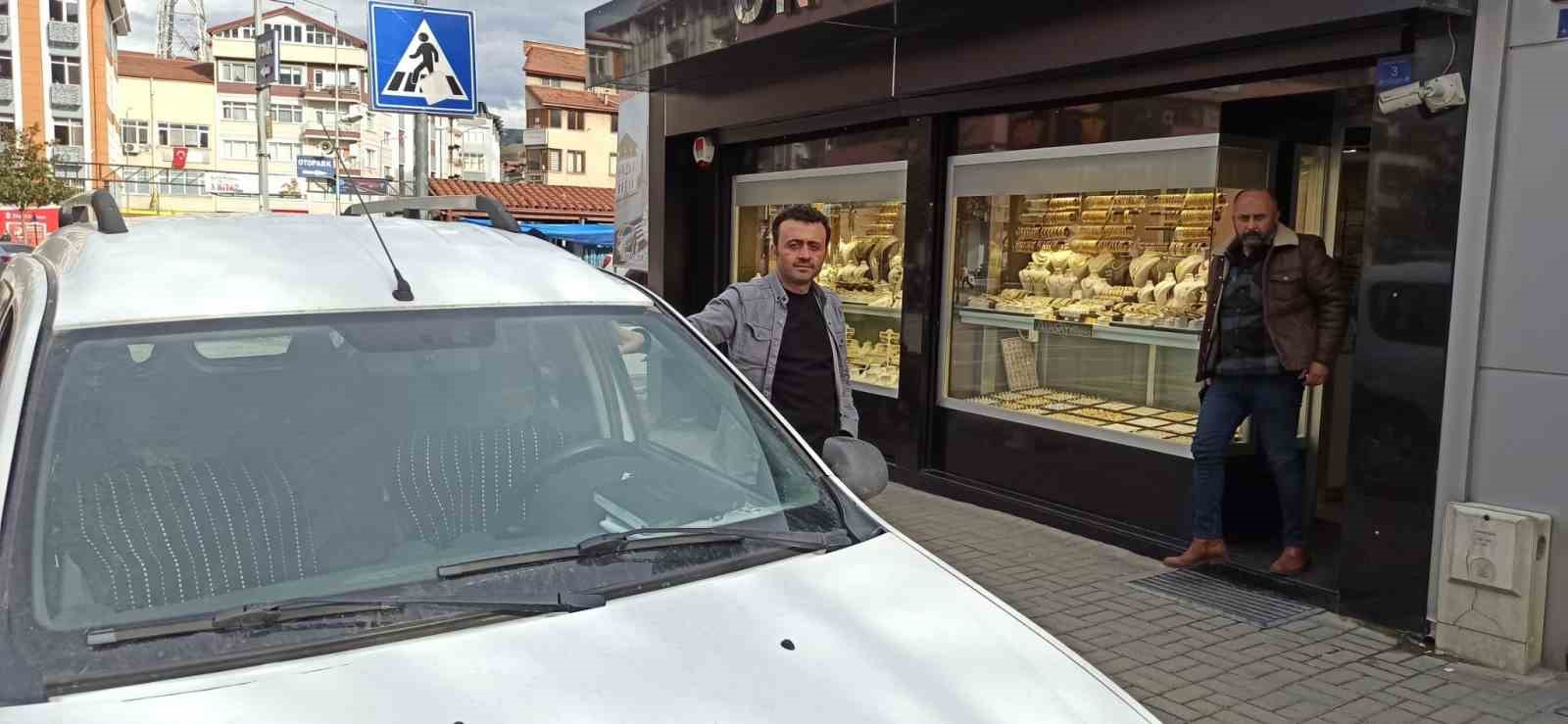otomobilini 50 gram altin karsiliginda satisa cikardi 5 EXu5m3K2