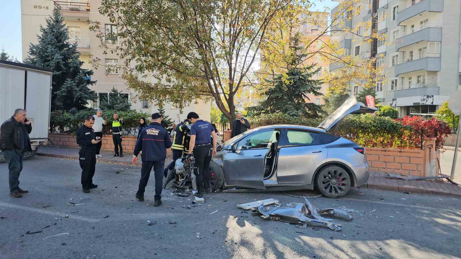 otomobilini hizini denerken perte cikardi 6 d9hYkCN7