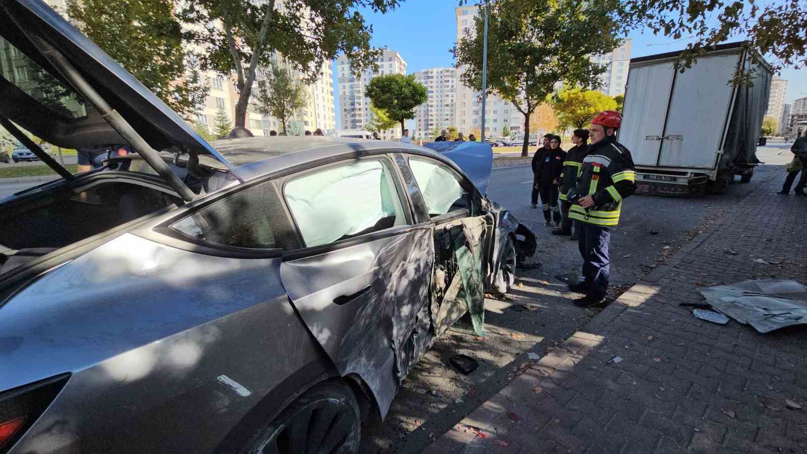 otomobilini hizini denerken perte cikardi 8 mOWTVscn
