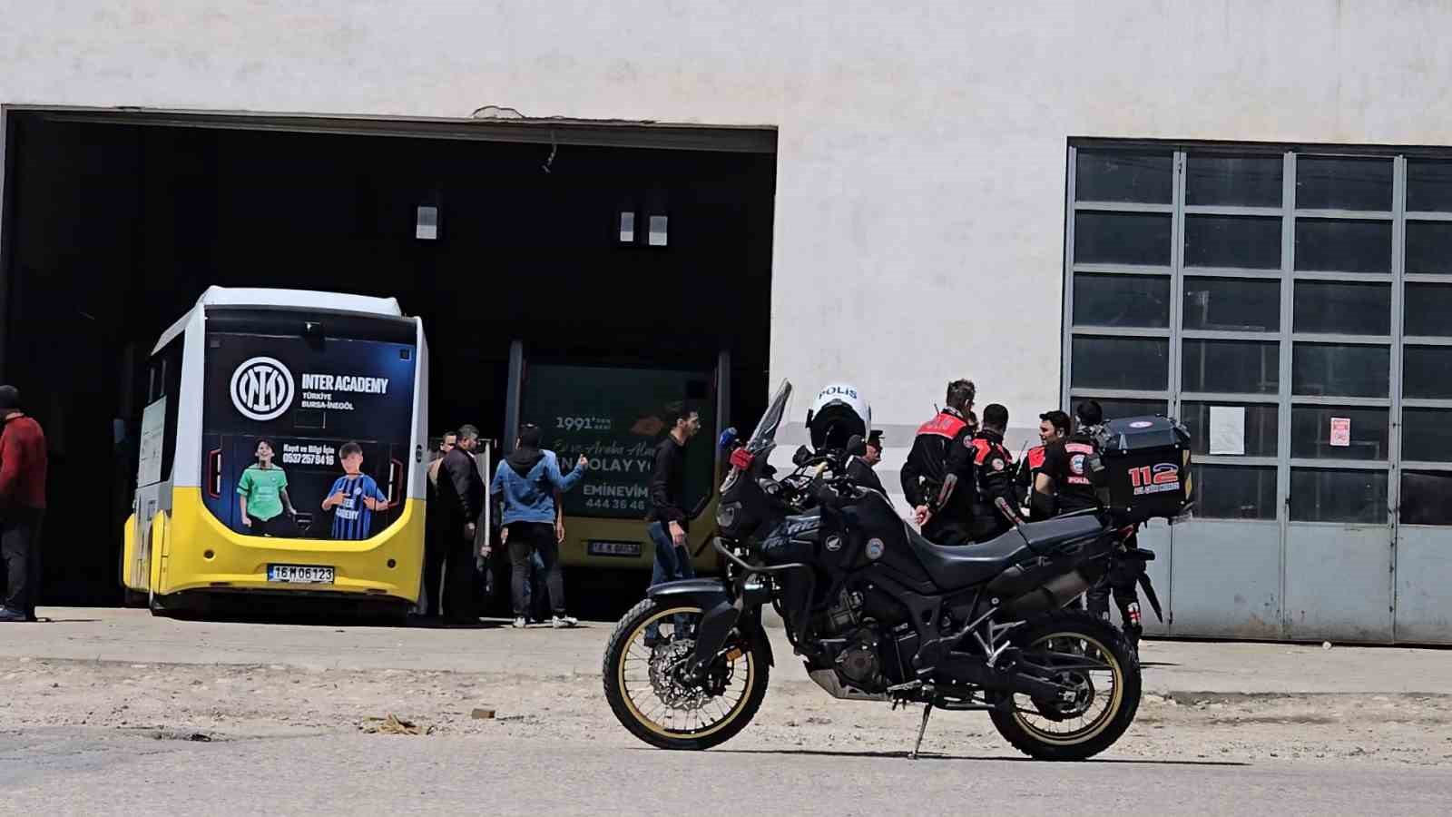 Otomobilini tamire götürdüğü tamircide vuruldu 4 otomobilini tamire goturdugu tamircide vuruldu 0 agwfRwJQ