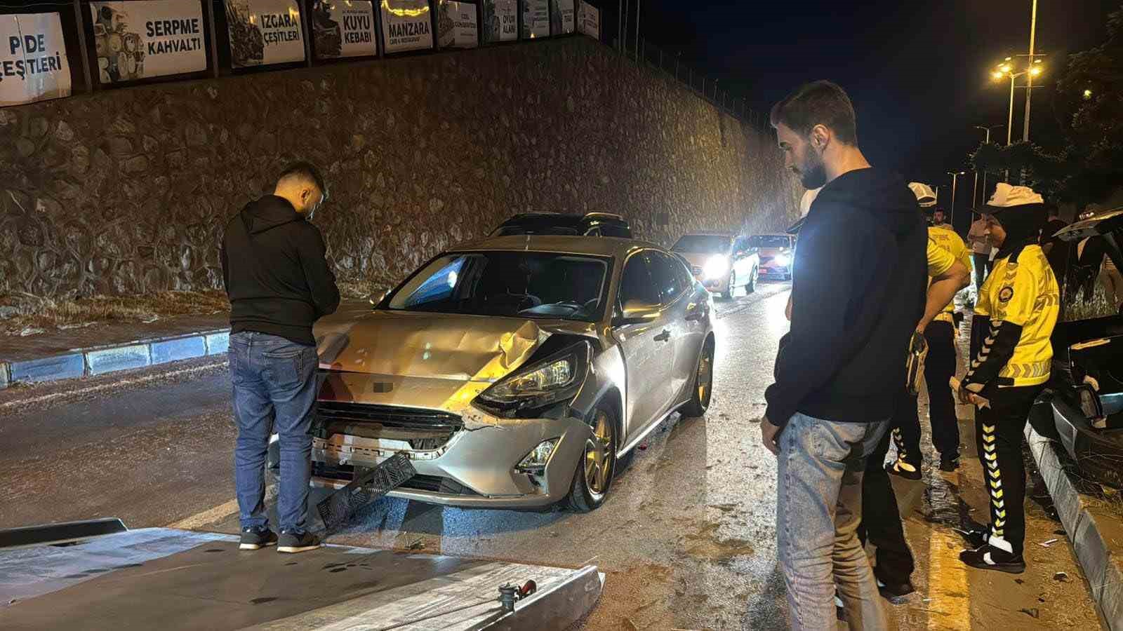 Otomobille çarpışan araç metrelerce sürüklendi 7 otomobille carpisan arac metrelerce suruklendi 3 nvMHbNPB