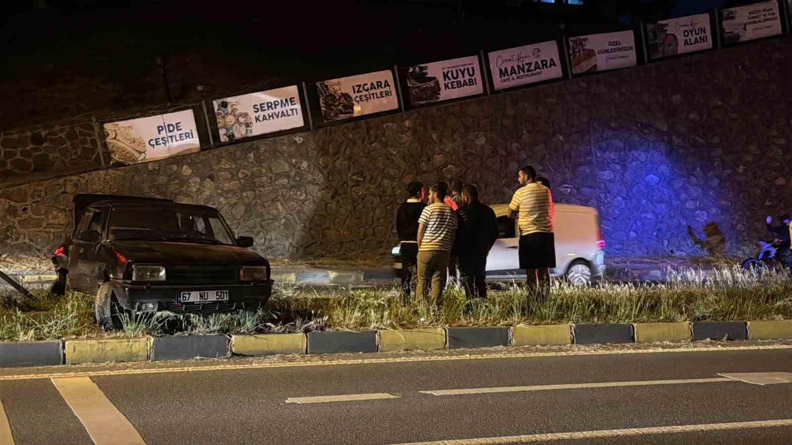 Otomobille çarpışan araç metrelerce sürüklendi 10 otomobille carpisan arac metrelerce suruklendi 6 iu6nAGTt