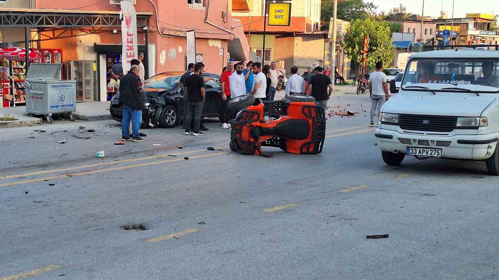 otomobille carpisan atvnin surucusu yaralandi 1
