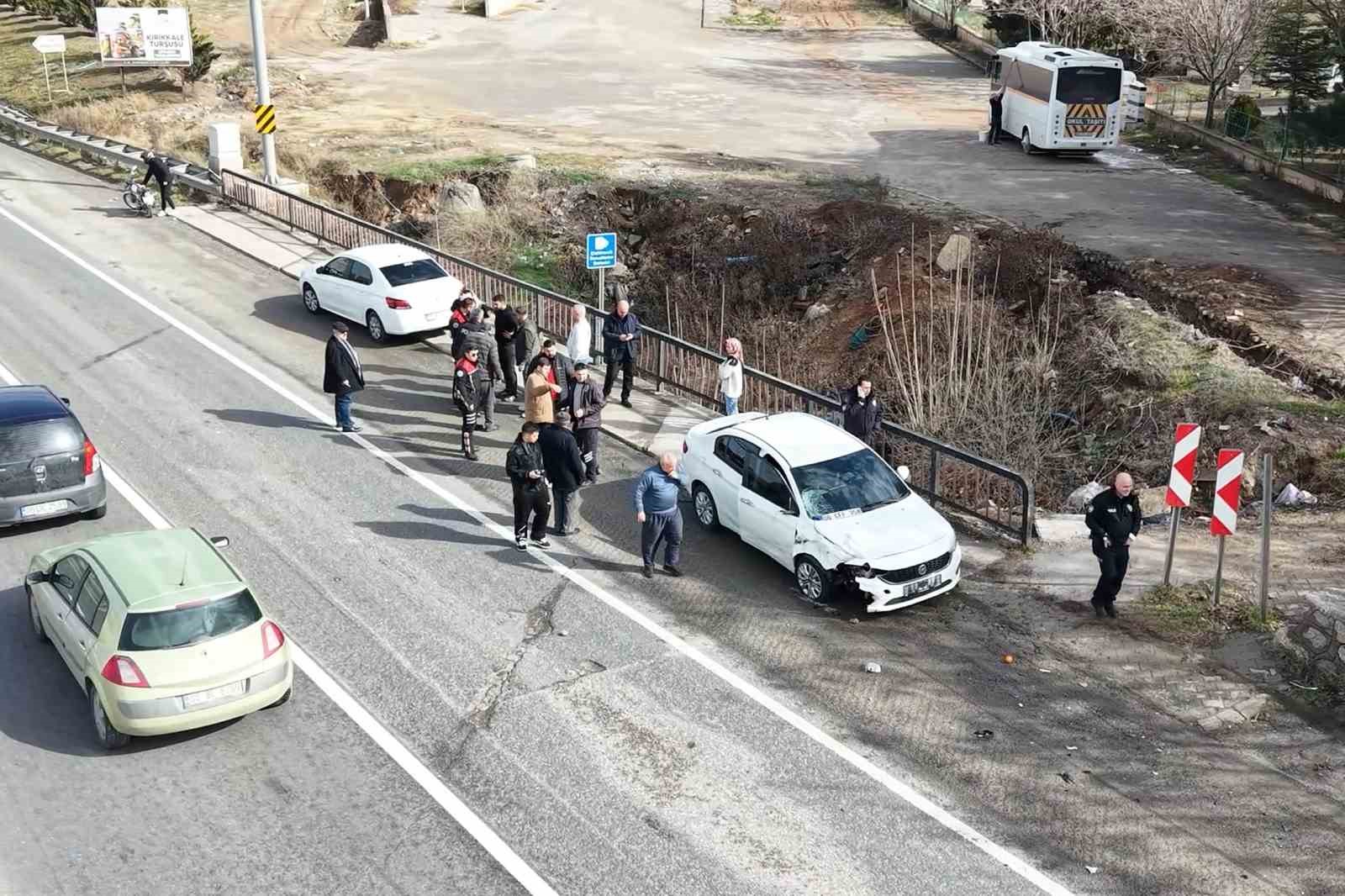otomobille carpisan elektrikli bisiklet hurdaya dondu 2 agir yarali 3 NsXU2yE6