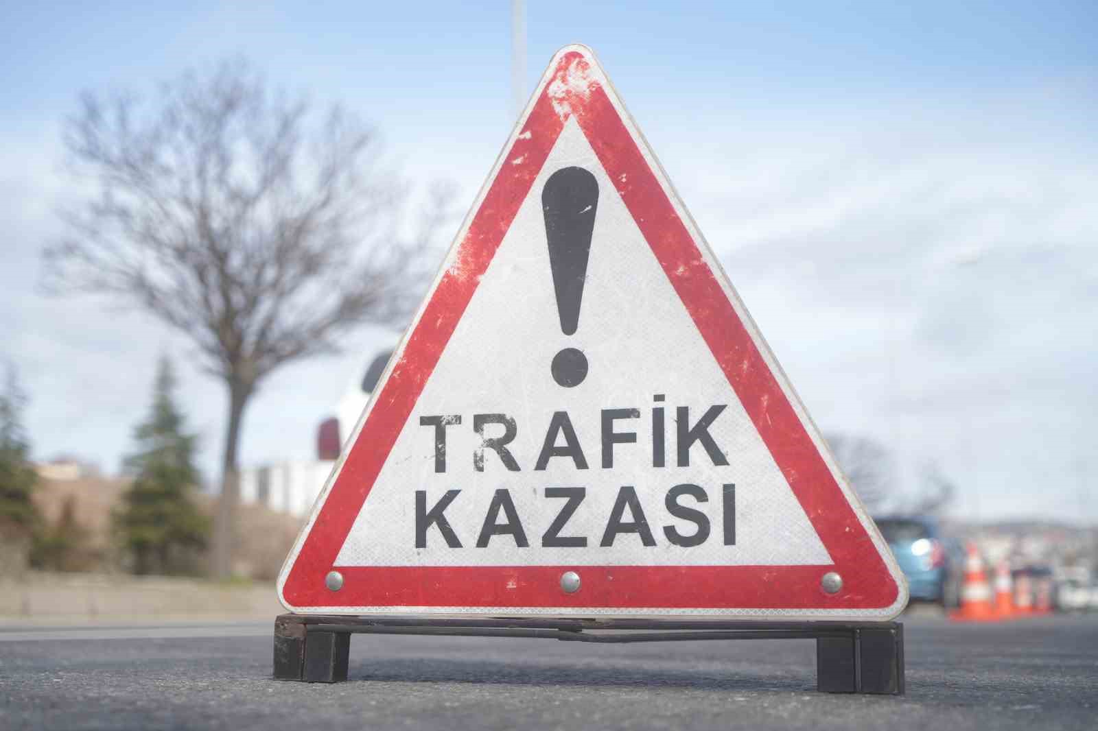 otomobille carpisan elektrikli bisiklet hurdaya dondu 2 agir yarali 7
