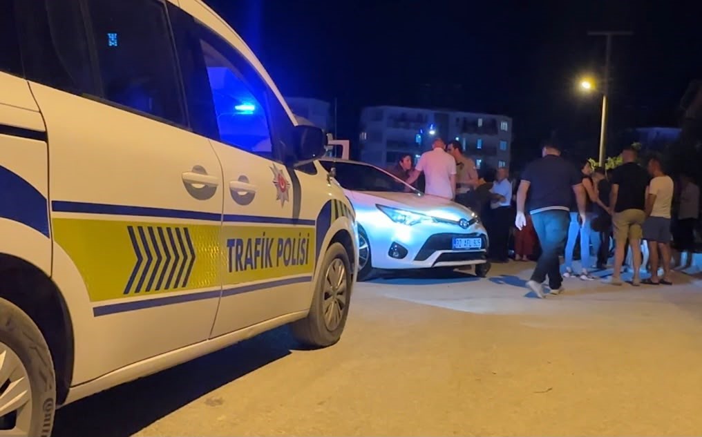 Otomobille çarpışan motosiklet kontrolden çıkınca yol kenarındaki çocuğa çarptı 7 otomobille carpisan motosiklet kontrolden cikinca yol kenarindaki cocuga carpti 3 hpCcA9wO