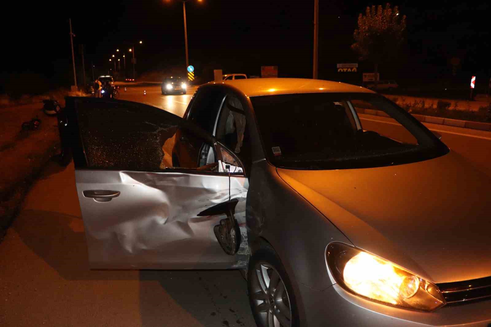 otomobille carpisan motosiklet sarampole savruldu 1 yarali 0 1ZYJ1anl