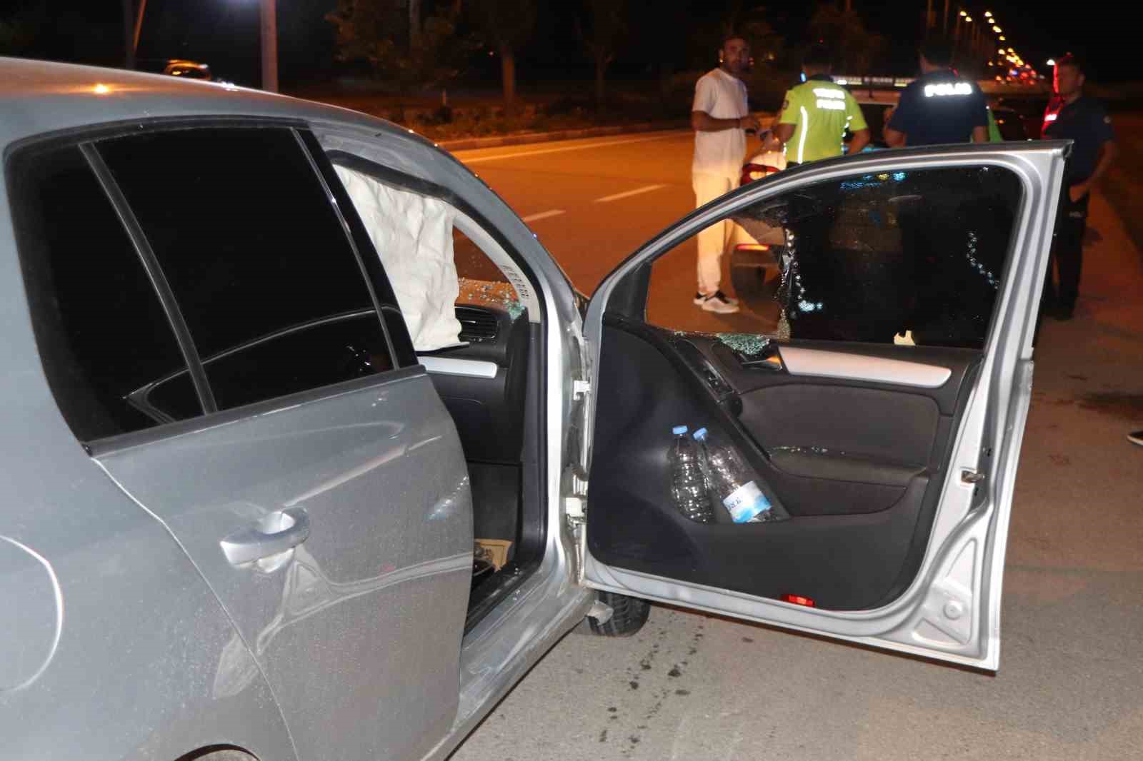 otomobille carpisan motosiklet sarampole savruldu 1 yarali 1 WskOumC7