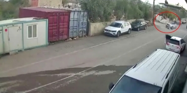 otomobille-carpisan-motosiklet-surucusunun-havada-taklalar-attigi-anlar-kamerada-cKTFEQpX.jpg