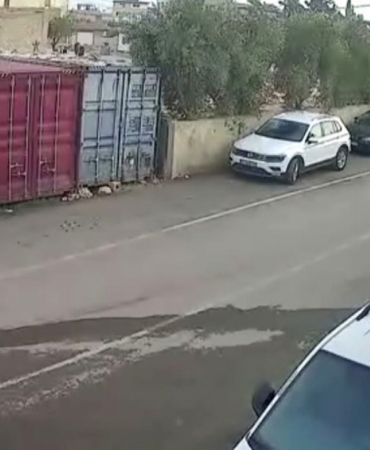otomobille-carpisan-motosiklet-surucusunun-havada-taklalar-attigi-anlar-kamerada-cKTFEQpX.jpg