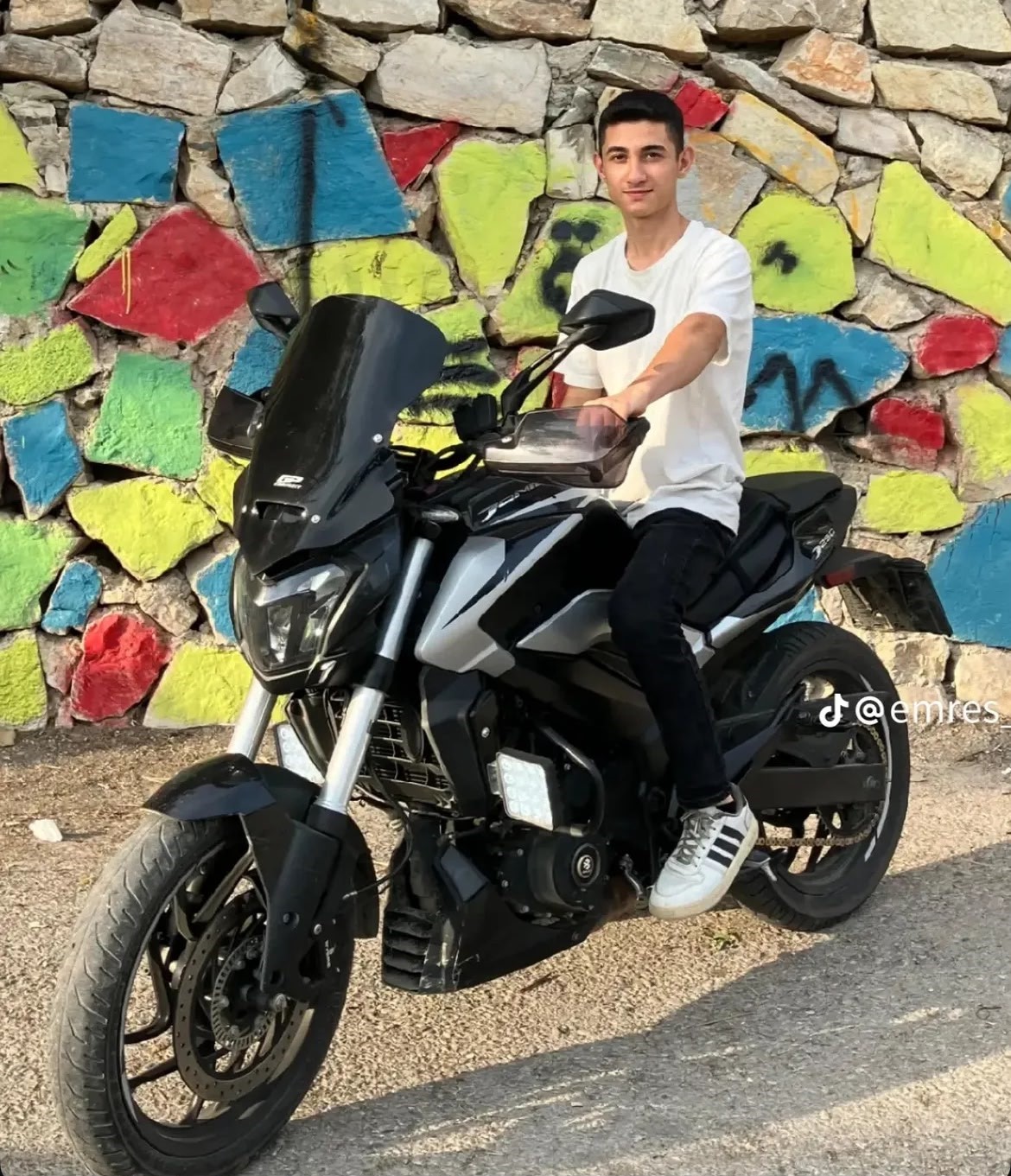 otomobille carpisan motosikletin 18 yasindaki surucusu hayatini kaybetti 5