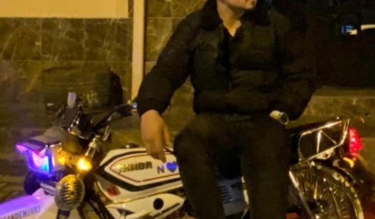 otomobille-carpisan-motosikletin-22-yasindaki-surucusu-hastanede-yasamini-yitirdi-bfiJupg9.jpg