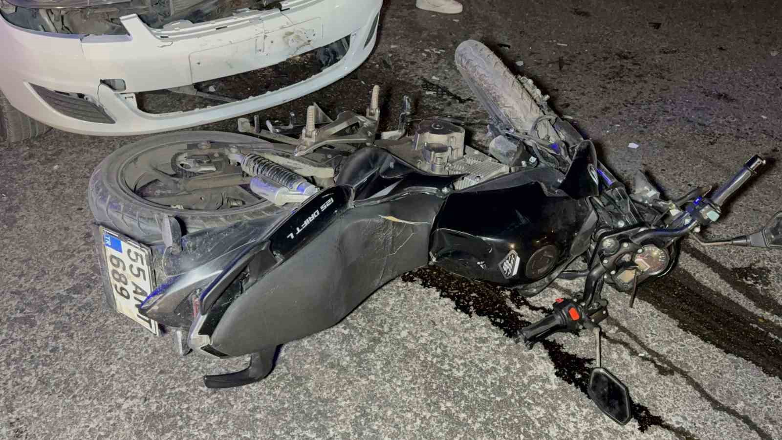 Otomobille çarpışan motosikletin sürücüsü ağır yaralandı 6 otomobille carpisan motosikletin surucusu agir yaralandi 2 cGfFzAKG