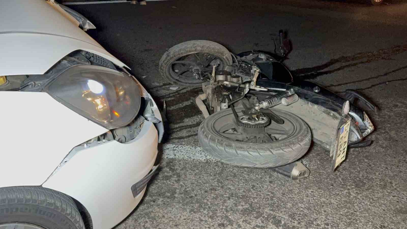 Otomobille çarpışan motosikletin sürücüsü ağır yaralandı 7 otomobille carpisan motosikletin surucusu agir yaralandi 3 OlCDpJP7
