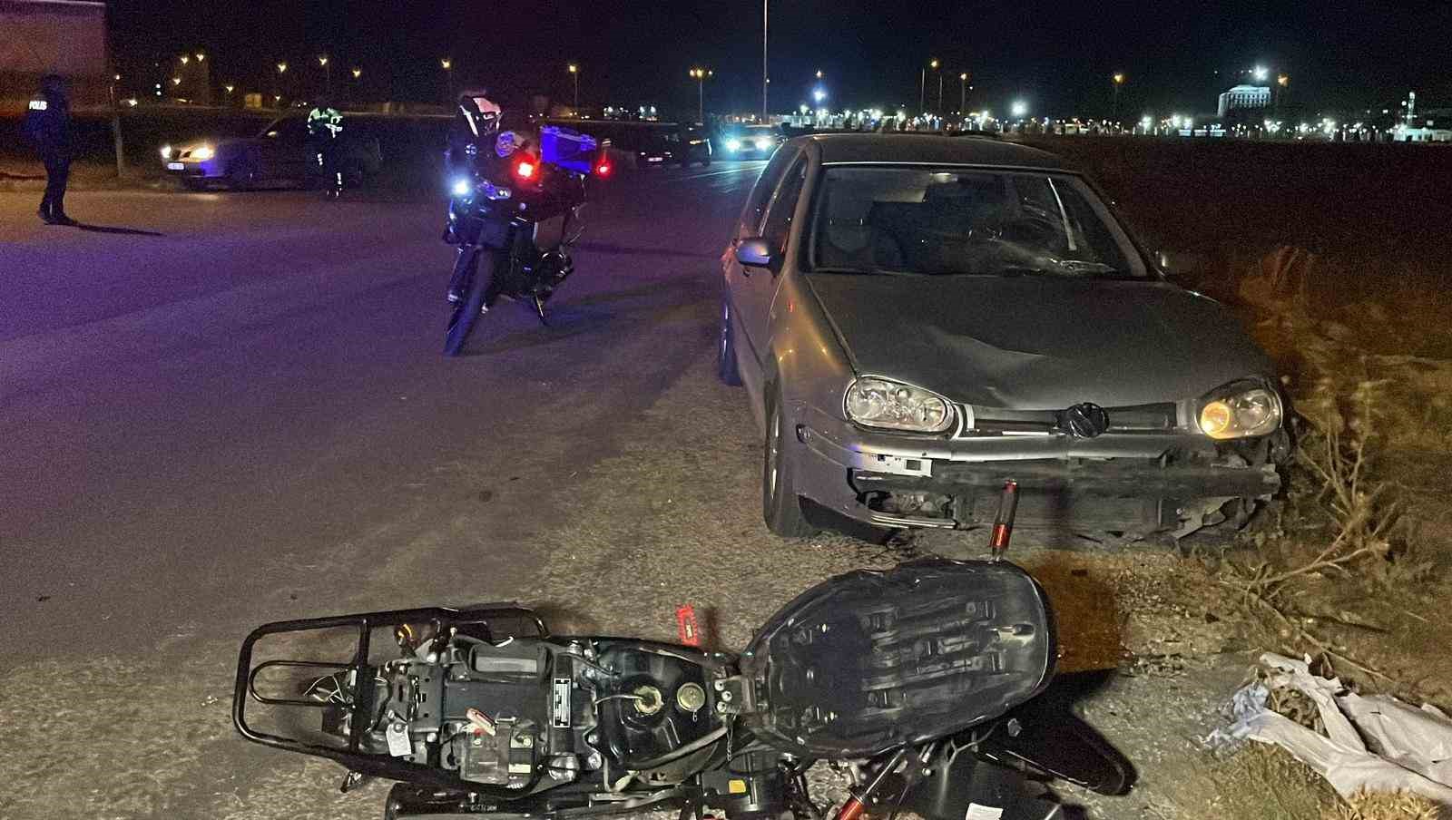 Otomobille çarpışan motosikletin sürücüsü yaralandı 1 otomobille carpisan motosikletin surucusu yaralandi 0 su35wqiH