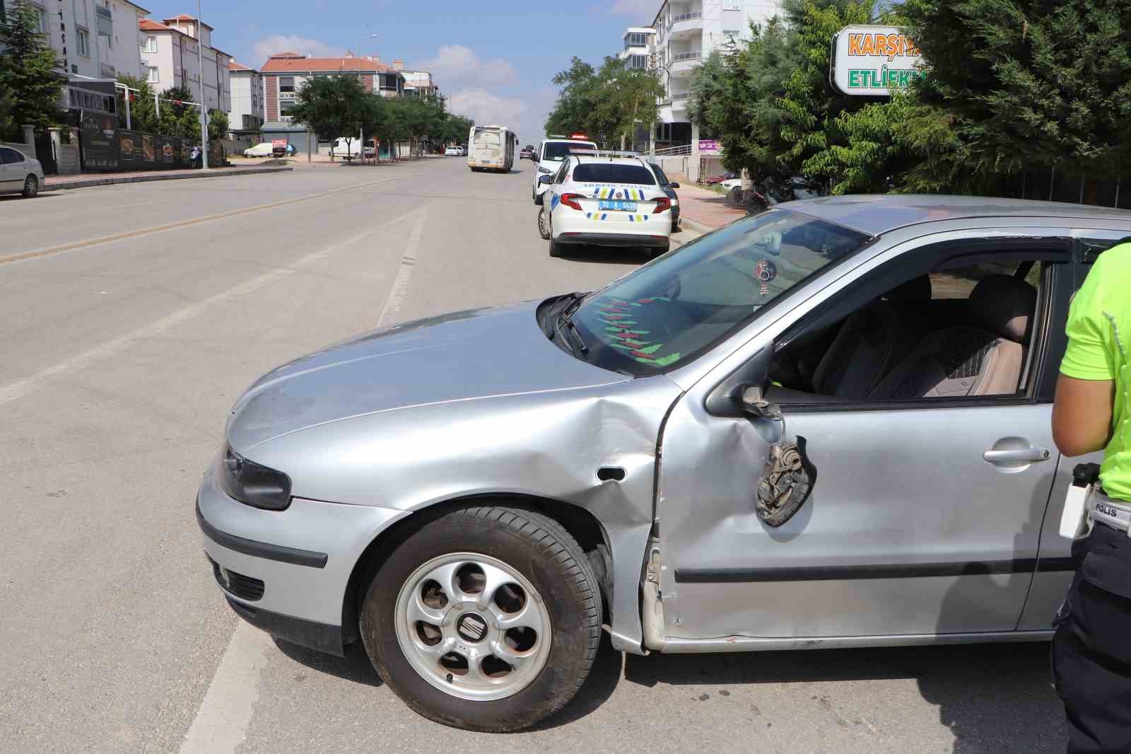 Otomobille çarpışan motosikletin sürücüsü yaralandı 6 otomobille carpisan motosikletin surucusu yaralandi 2 H32dODGw