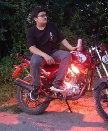 otomobille-carpisan-motosikletin-surucusu-yasam-mucadelesini-kaybetti-MTkHbVj3.jpg