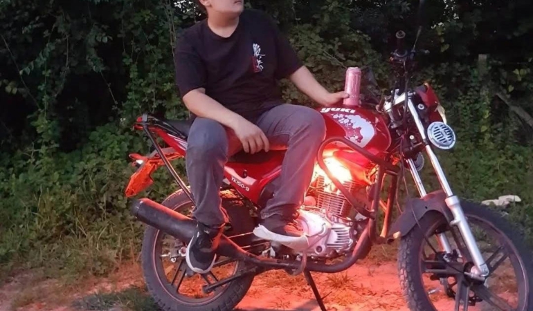 otomobille-carpisan-motosikletin-surucusu-yasam-mucadelesini-kaybetti-MTkHbVj3.jpg