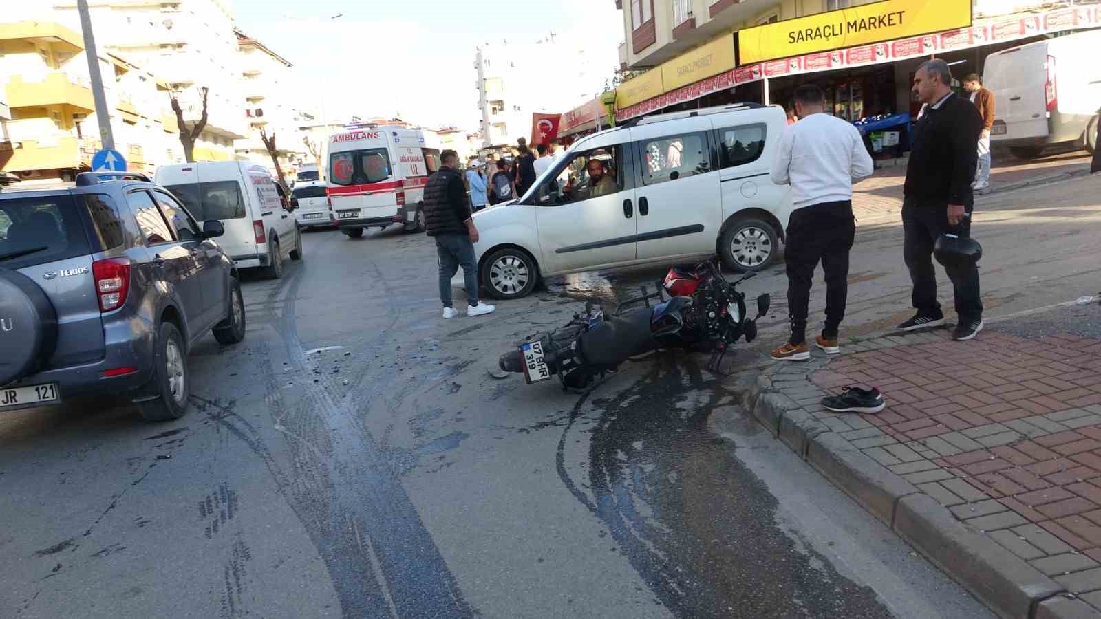 Otomobille çarpışan motosikletli, metrelerce havaya savruldu 5 otomobille carpisan motosikletli metrelerce havaya savruldu 1 BN5Fd8ZE
