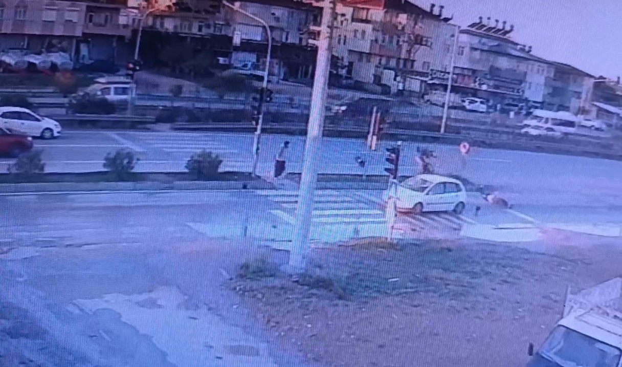 Otomobille çarpışan motosikletli metrelerce havaya savruldu 10 otomobille carpisan motosikletli metrelerce havaya savruldu 6 ffpDKqCO