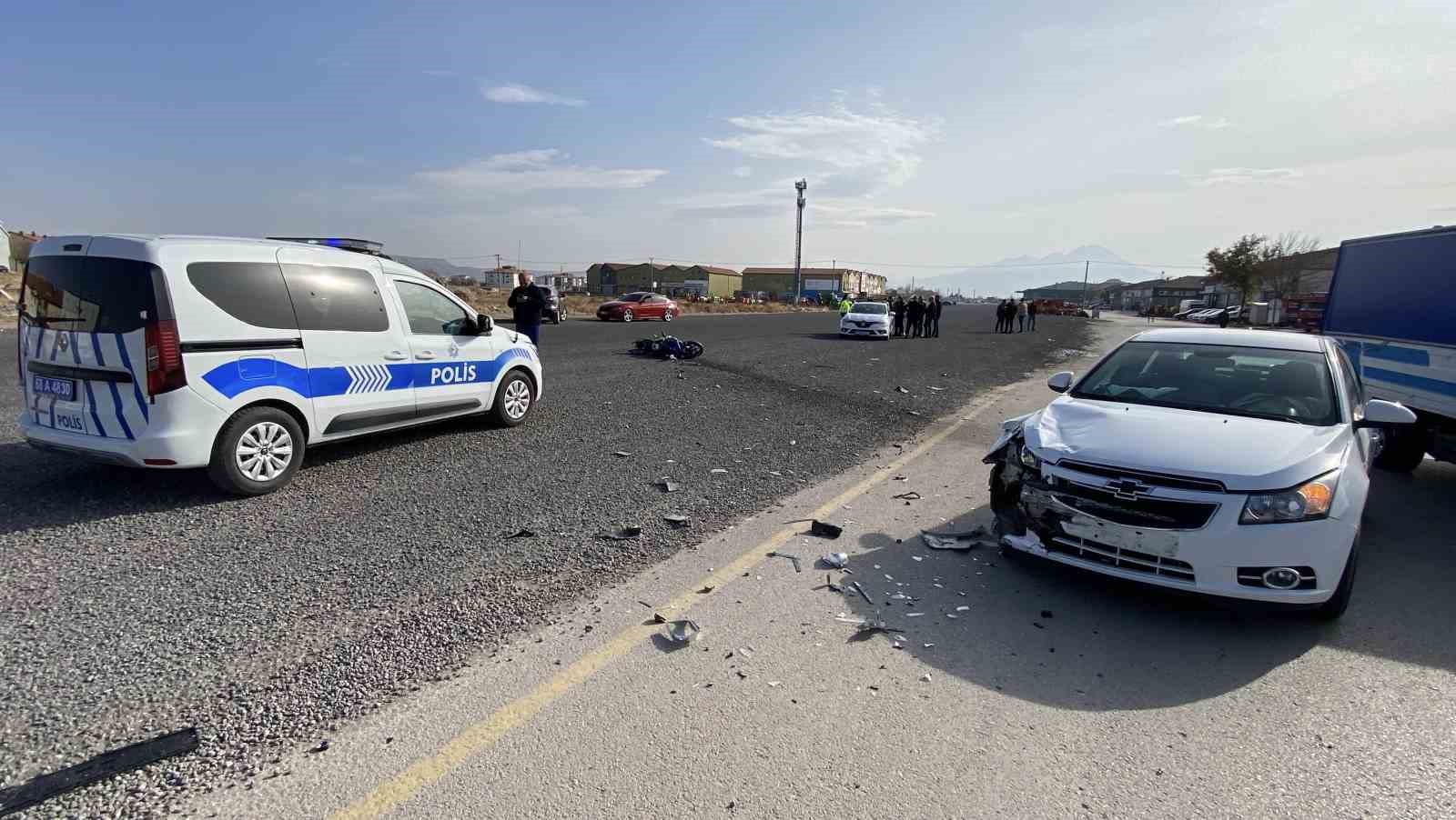 otomobille carpisan motosikletli yaralandi 6 rzr5XEPP