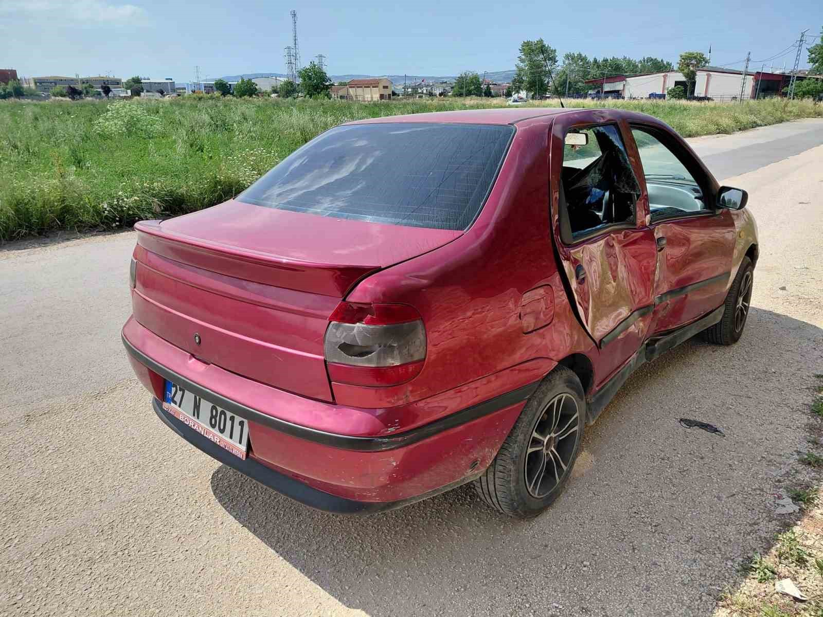 Otomobille çarpışan motosikletli yaralandı: Kaza anı kamerada 8 otomobille carpisan motosikletli yaralandi kaza ani kamerada 4