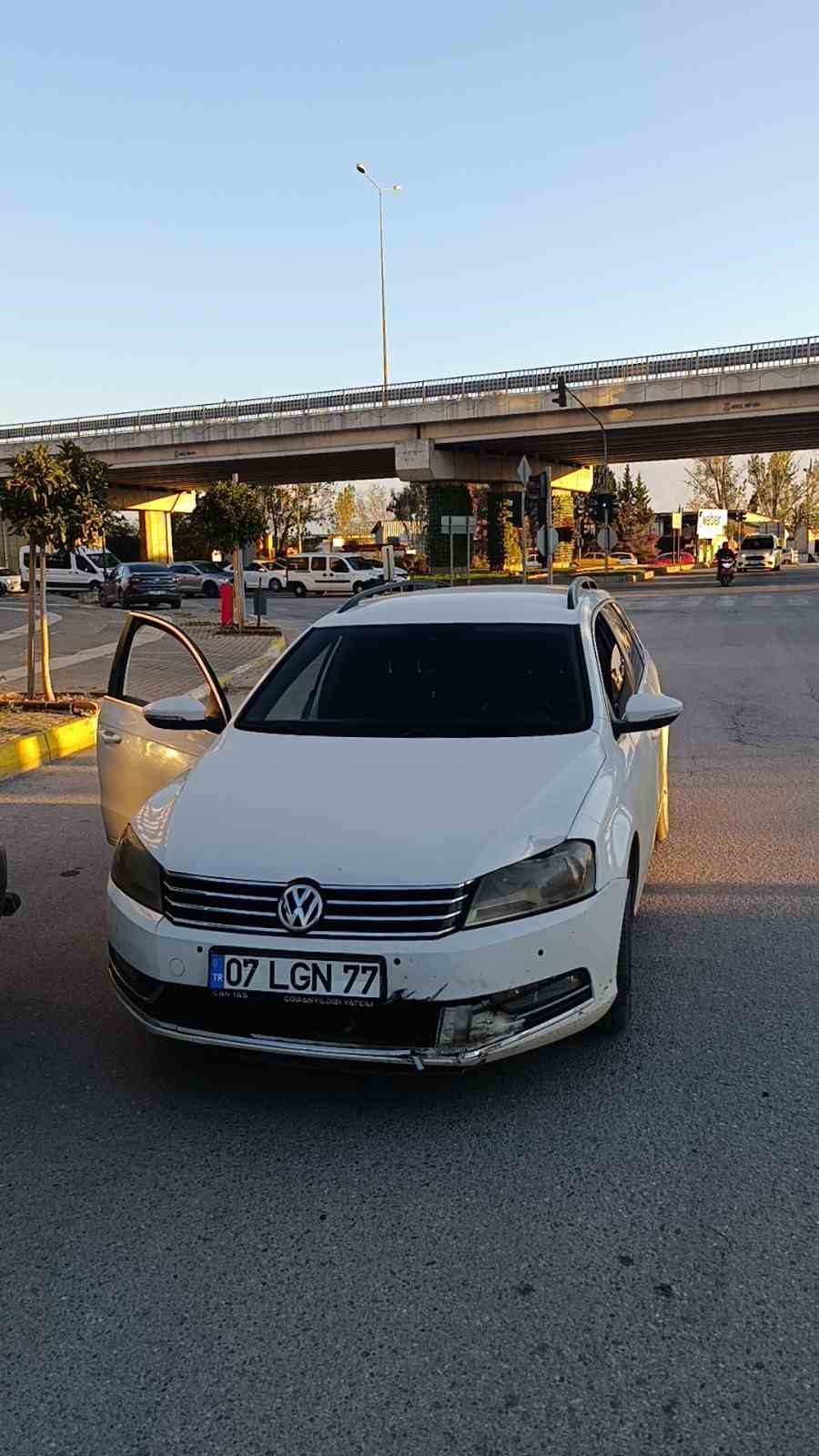 otomobille carpisan motosikletli yola savruldu 1 yarali 5 YUUY3jcf