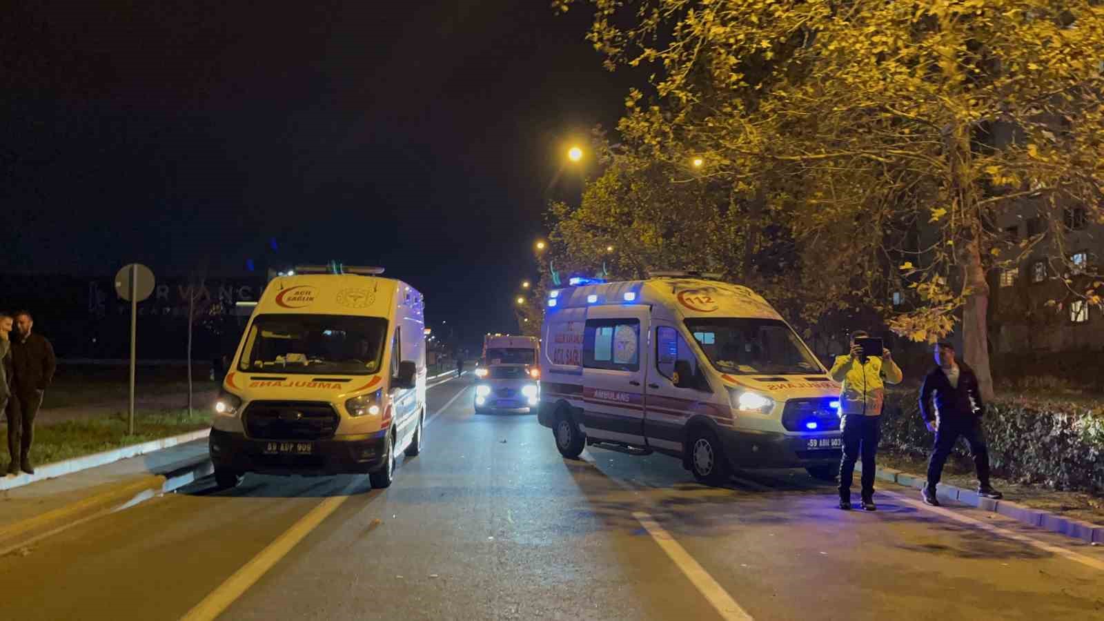 Otomobille çarpışan motosikletteki 2 genç yaralandı 6 otomobille carpisan motosikletteki 2 genc yaralandi 2