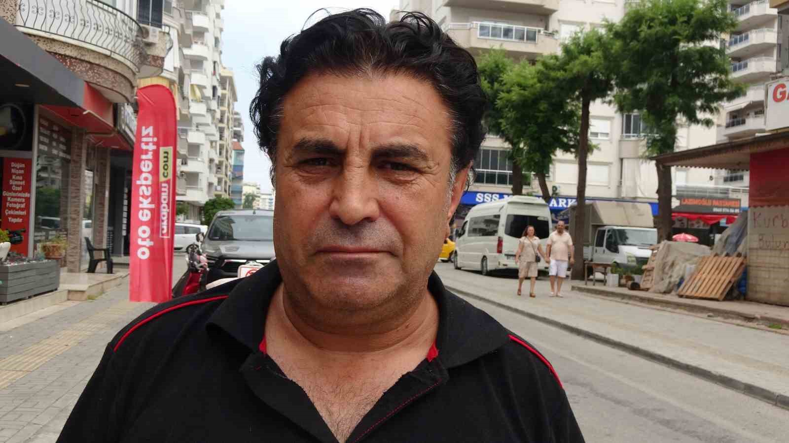 Otomobille çarpışan motosiklettekiler, metrelerce uçup park halindeki aracın bagajına çarptı 8 otomobille carpisan motosiklettekiler metrelerce ucup park halindeki aracin bagajina carpti 4 GiizrKvg