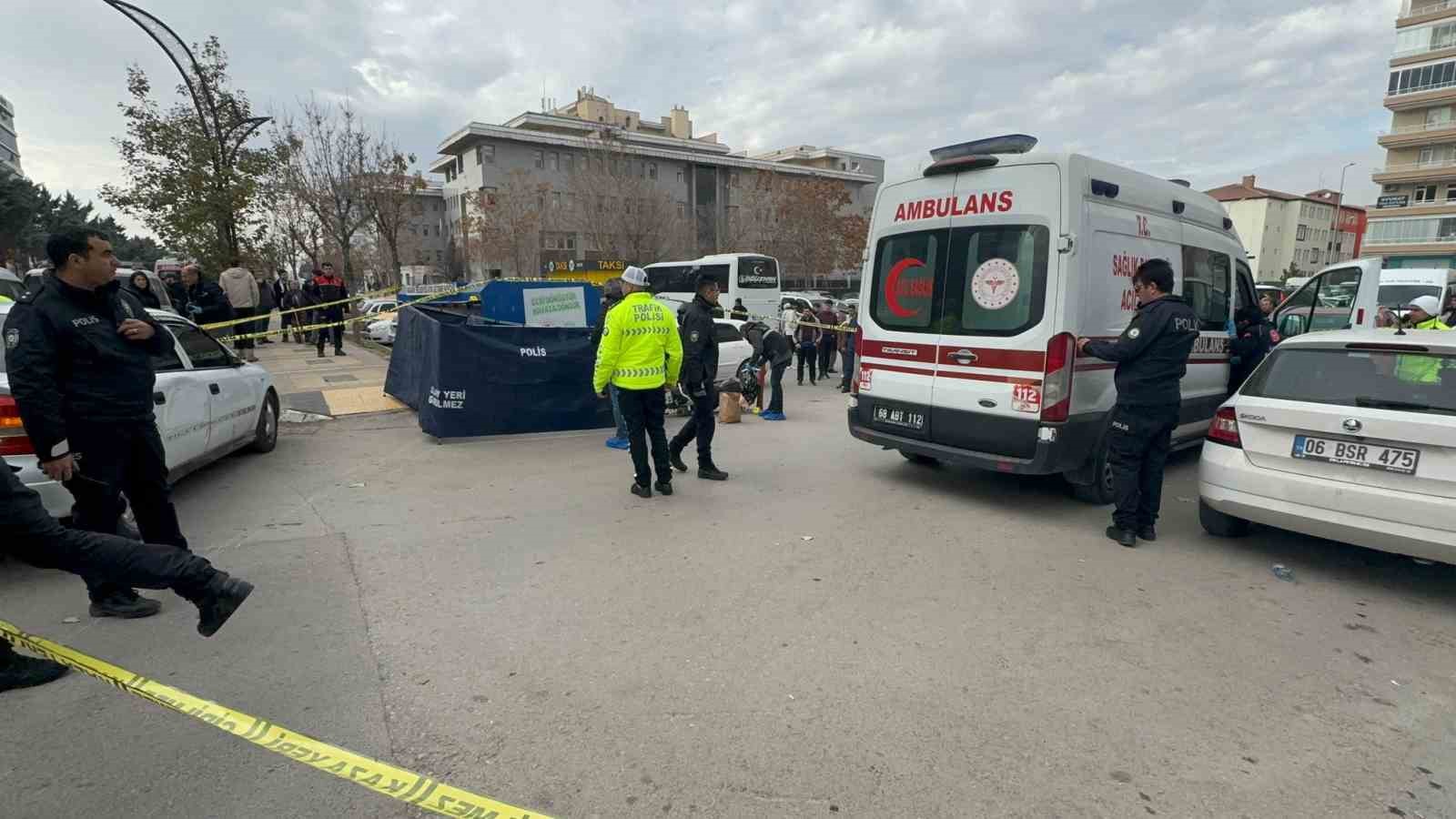 otomobille carpisan motosikletten savrulan liseli hayatini kaybetti 0 rvQyeyS1