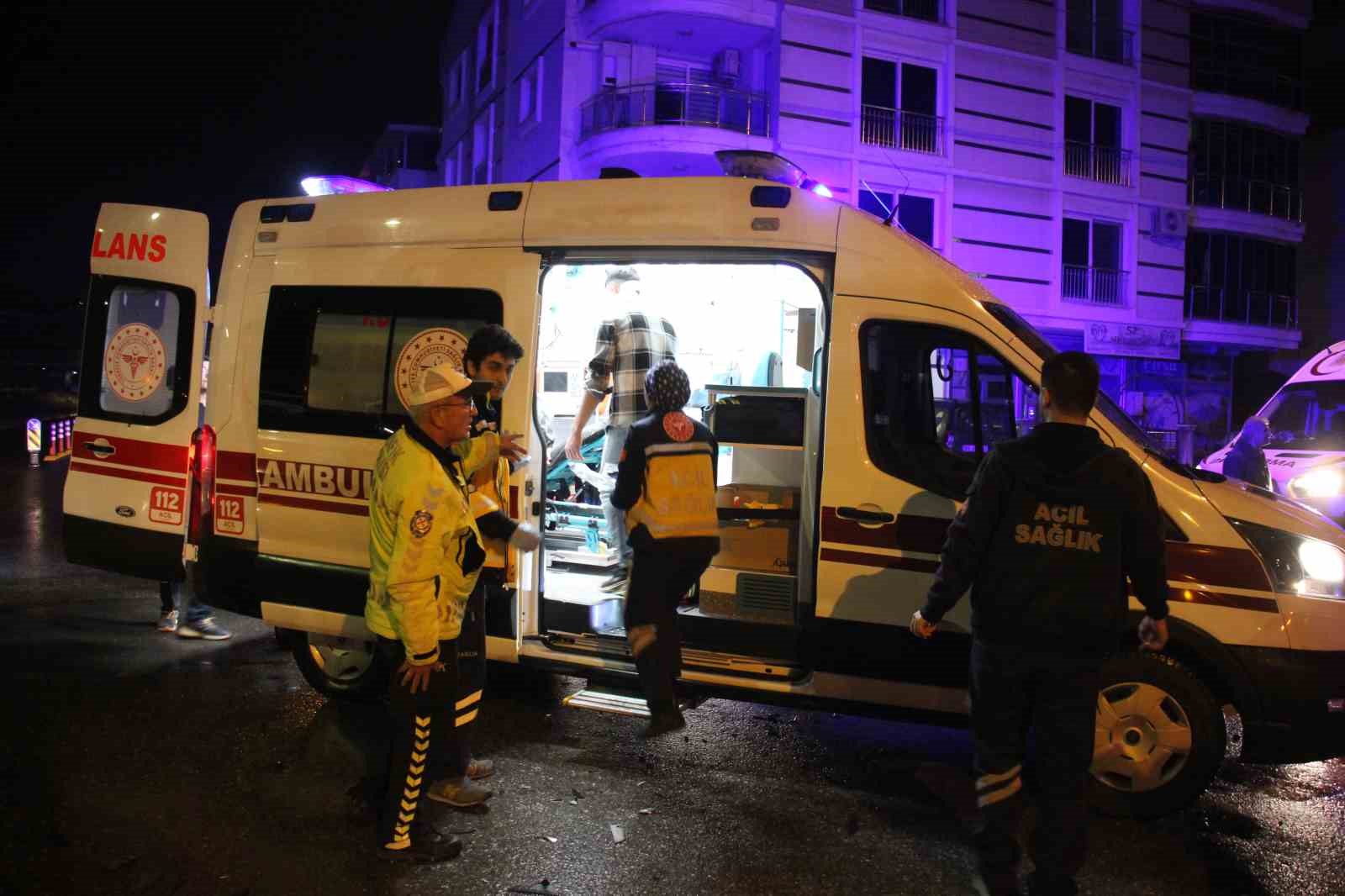 otomobille carpisan ticari arac yan yatti 7 yarali 1 iXia7asZ