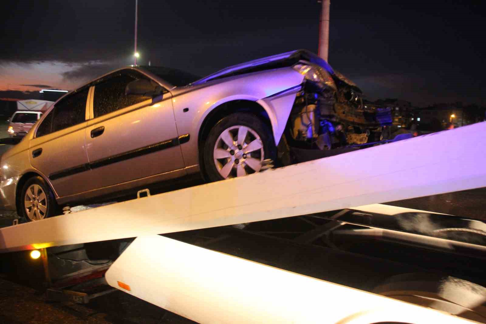 otomobille carpisan ticari arac yan yatti 7 yarali 4 pmsLuNu3