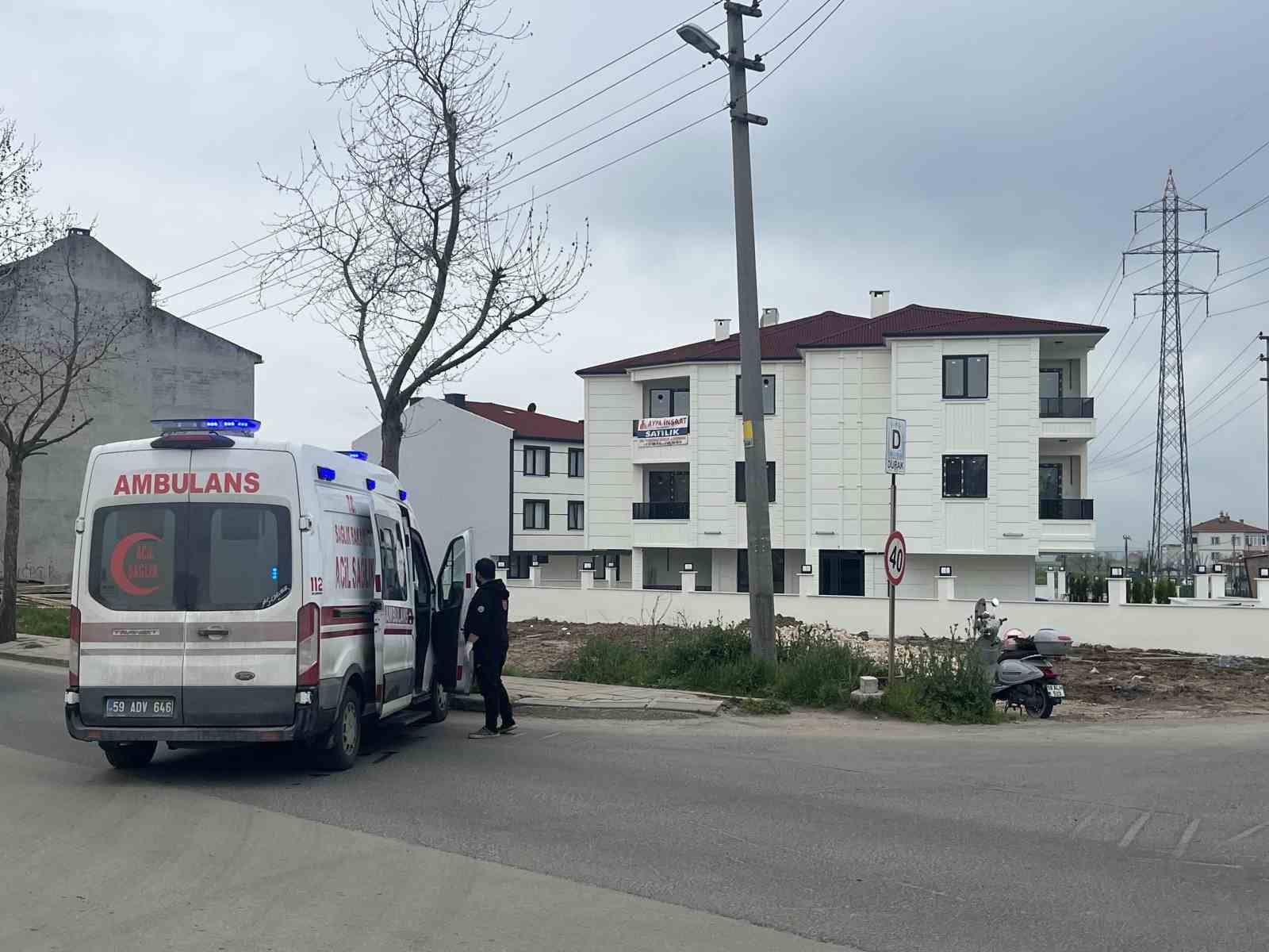 Otomobille çarpışarak, motosikletten fırladı: Yürekleri ağza getiren kaza kamerada 5 otomobille carpisarak motosikletten firladi yurekleri agza getiren kaza kamerada 1