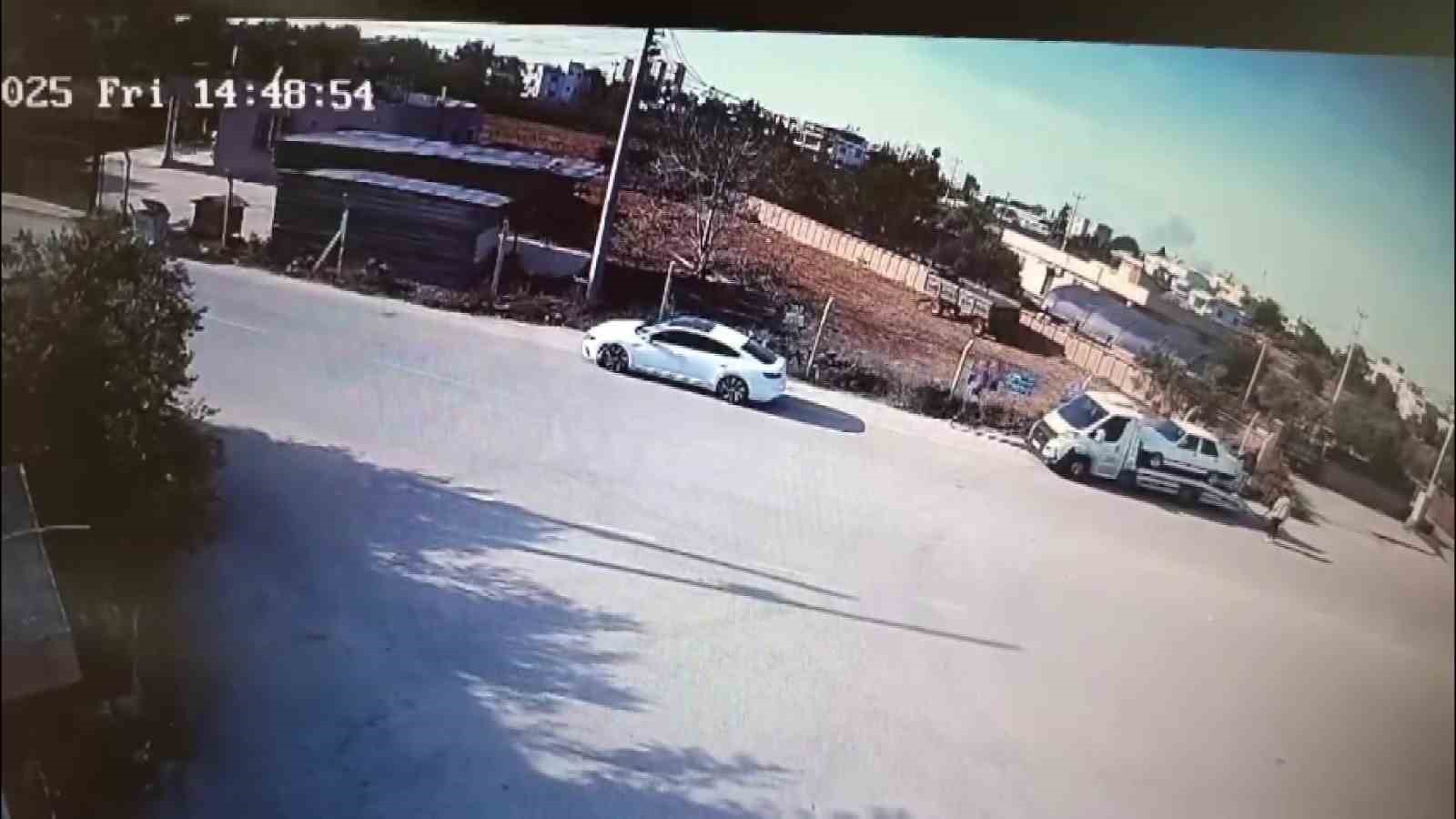 otomobille geldi cekiciden telefon caldi 120 suc kayitli hirsizin o anlari kamerada 0 GBMQUumO