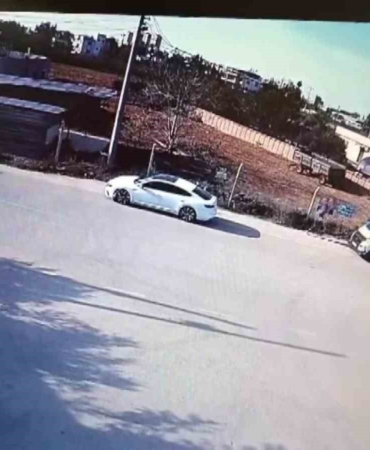 otomobille-geldi-cekiciden-telefon-caldi-120-suc-kayitli-hirsizin-o-anlari-kamerada-aOD1g3mx.jpg