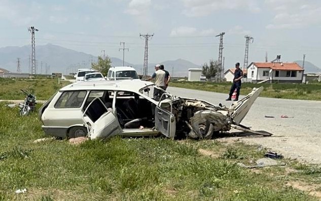 otomobille hafif ticari arac carpisti 4 yarali 2 FvEk7ND7