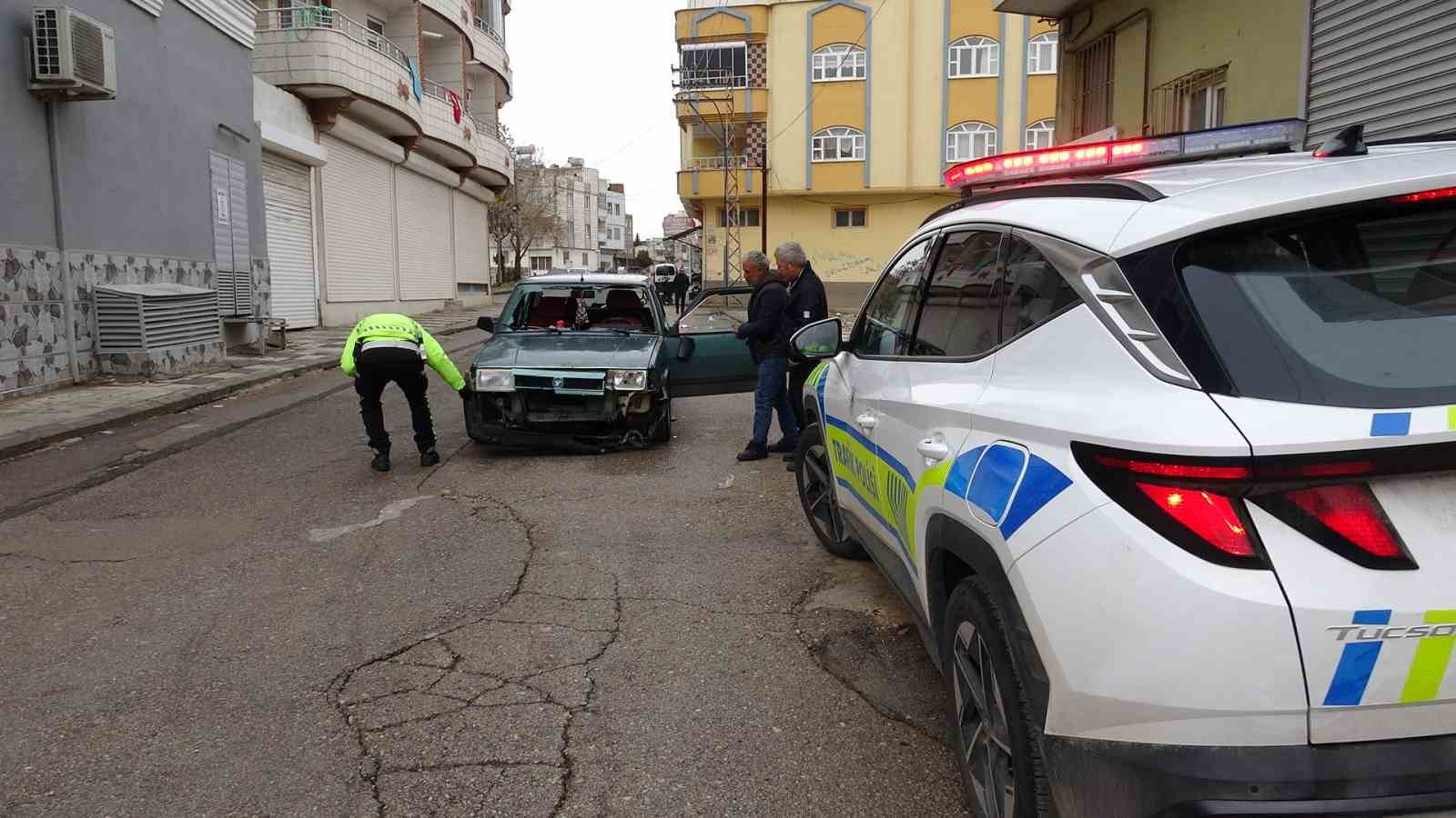 otomobille motosiklet carpisti 2 yarali 0 B9qWPIDe