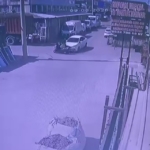 otomobille-motosikletin-carpistigi-kaza-ani-kameraya-yansidi-1-yarali-SkYftrON.jpg