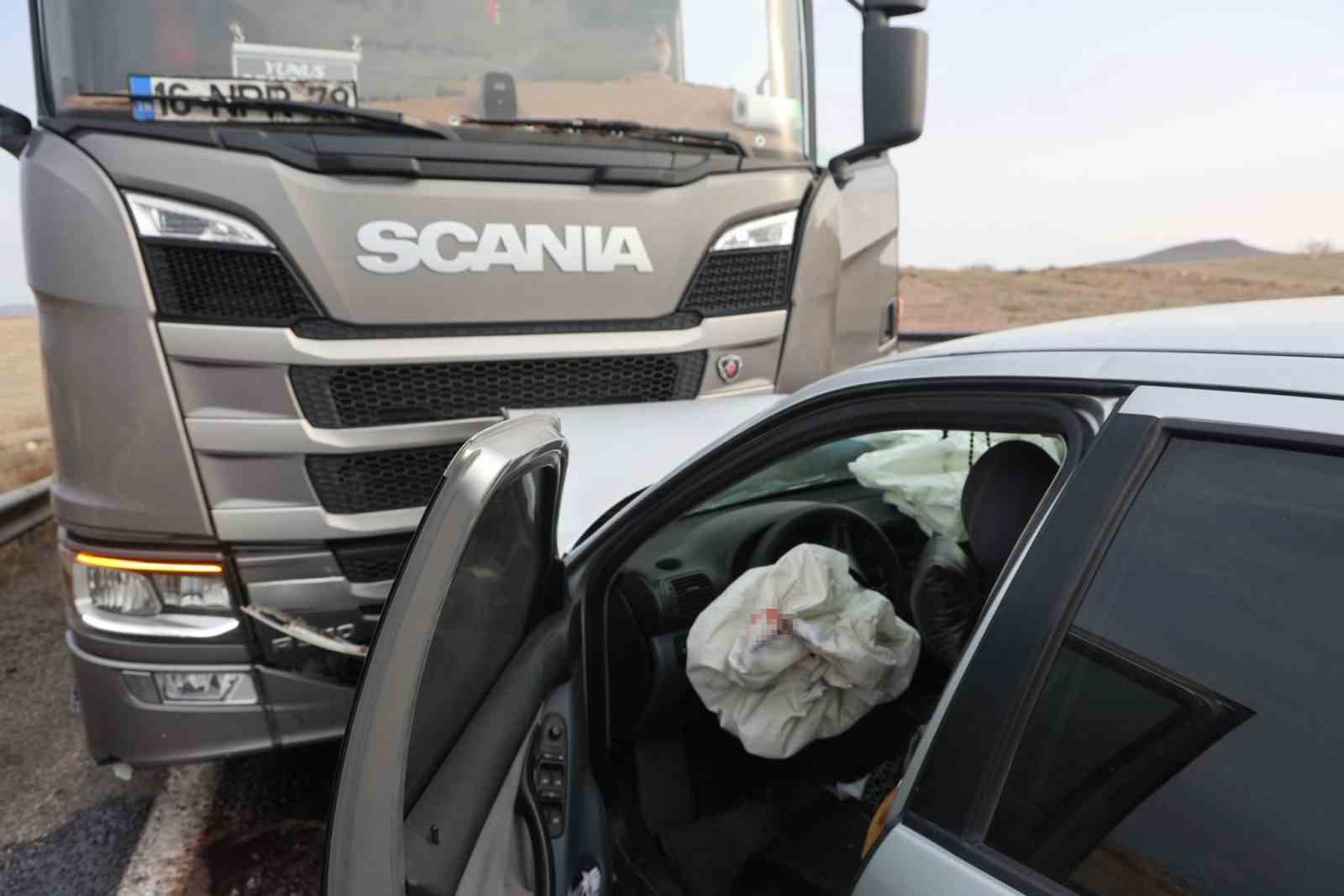 otomobille tir kafa kafaya carpisti 1 olu 1i agir 3 yarali 7 2nnJkslf