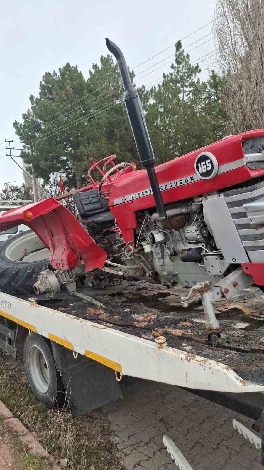 otomobille traktor carpisti 2 yarali 3