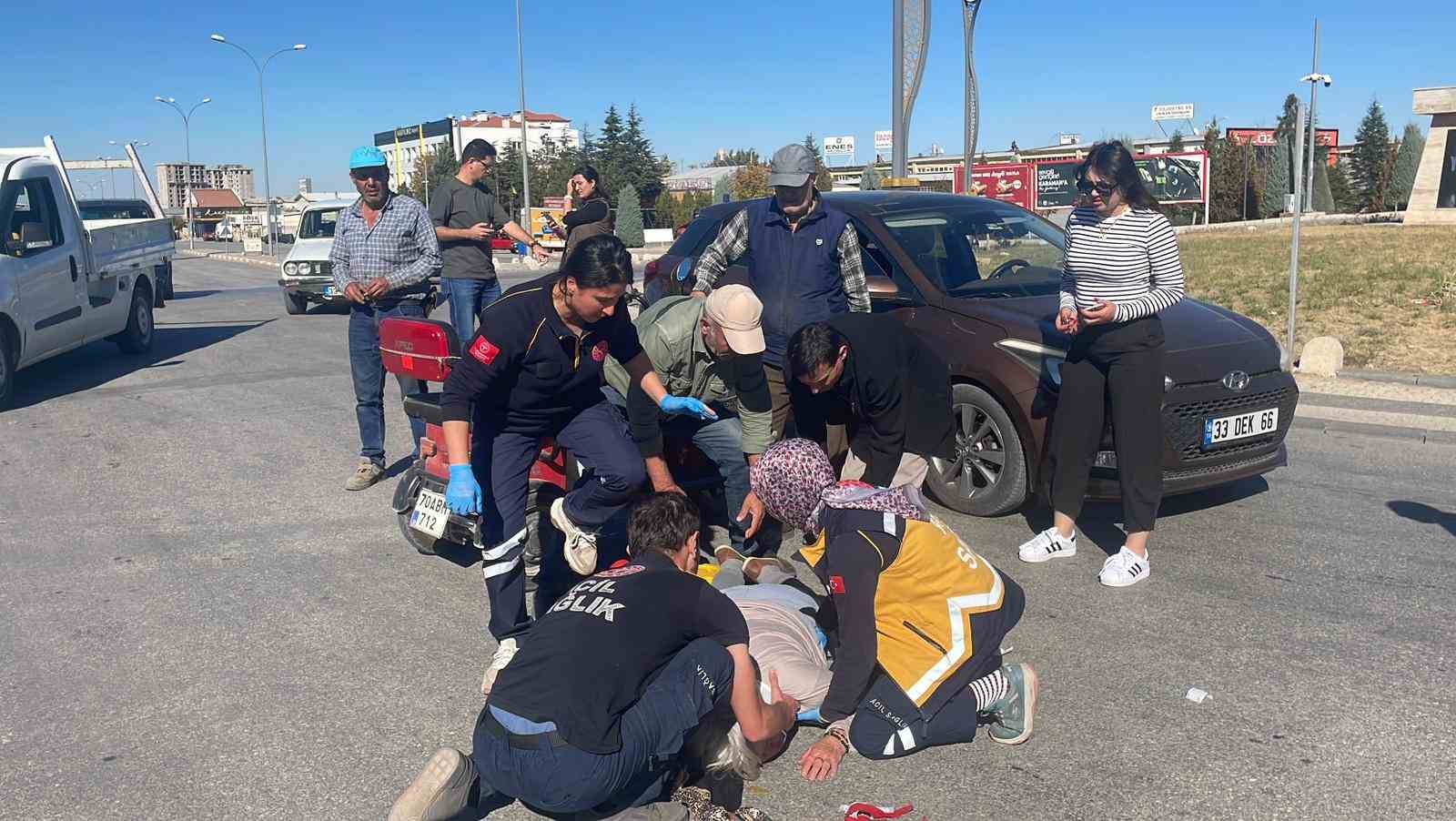 otomobille uc tekerlekli elektrikli bisiklet carpisti 1 yarali 1 tWSqyIr6
