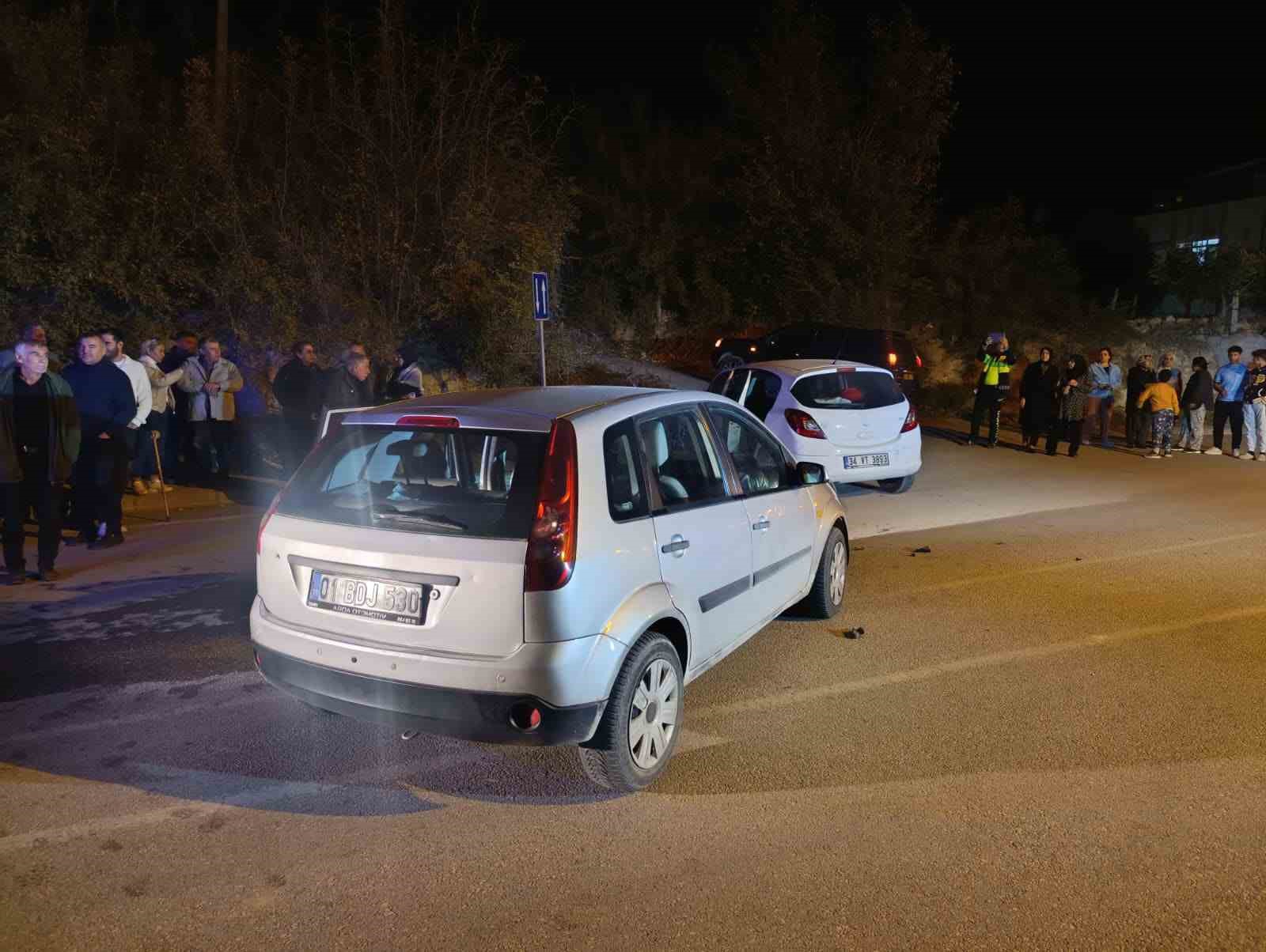 Otomobiller çarpıştı: 3 yaralı 6 otomobiller carpisti 3 yarali 2