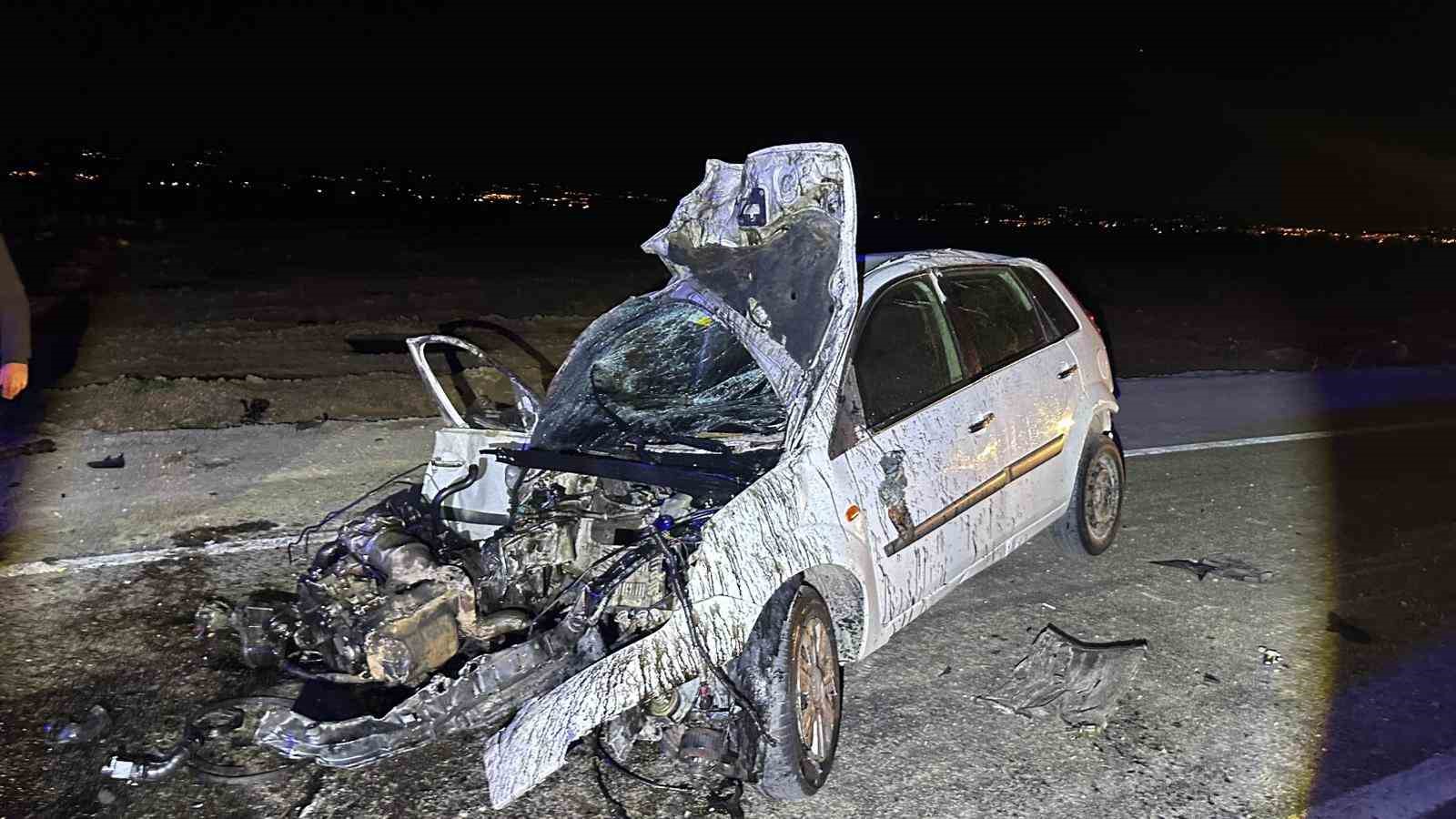 otomobiller kafa kafaya carpisti 2 yarali 4 HsvLBnfc