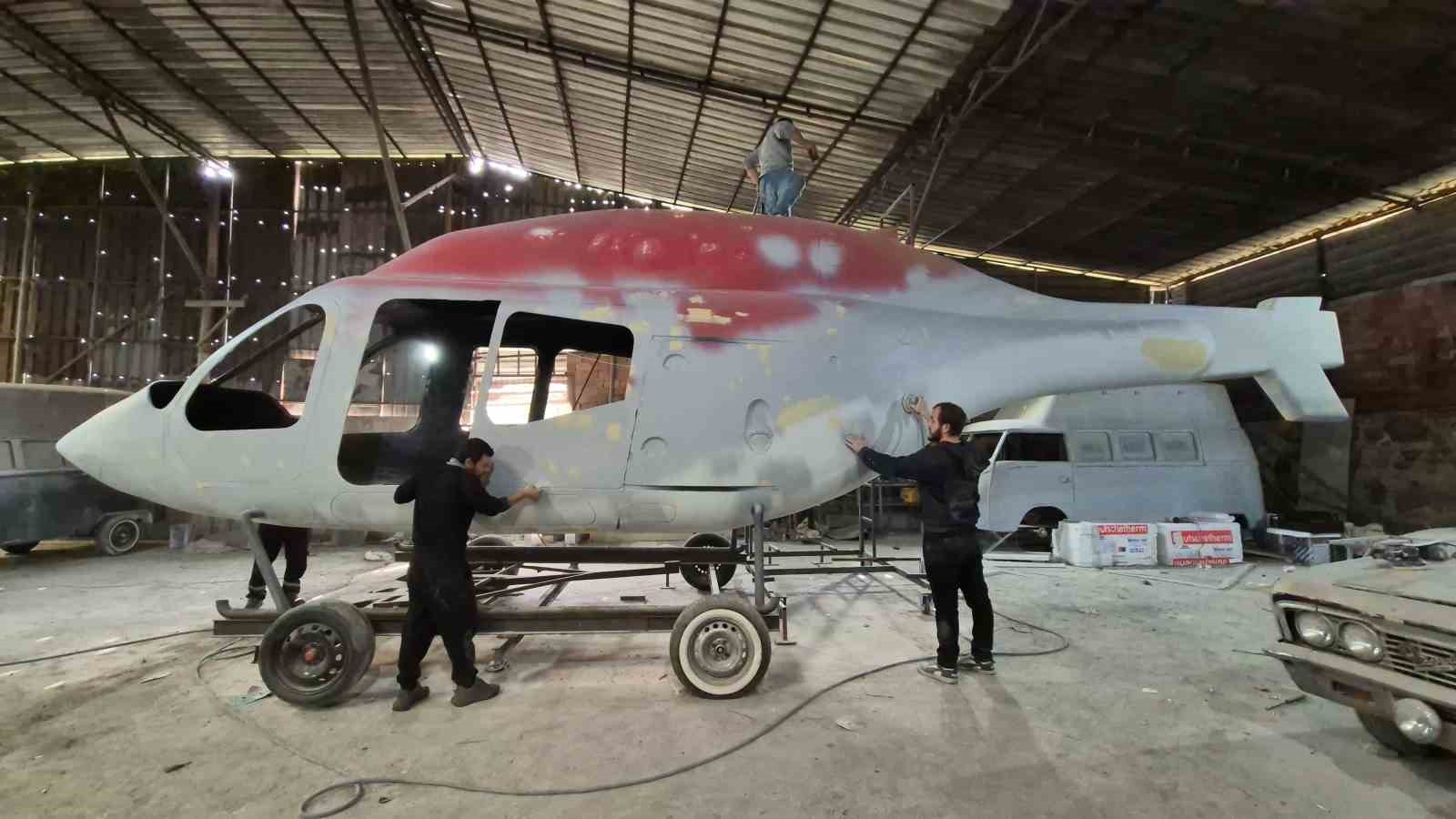 otomobiller ve dev kasklarla basladi simdi fiberglas helikopter uretmeyi hedefliyor 0 Jyrrqc3T