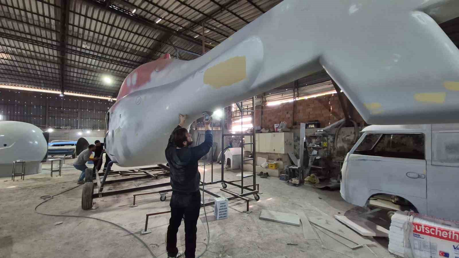 otomobiller ve dev kasklarla basladi simdi fiberglas helikopter uretmeyi hedefliyor 6 ThgFNUPJ