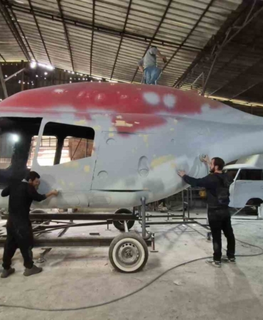 otomobiller-ve-dev-kasklarla-basladi-simdi-fiberglas-helikopter-uretmeyi-hedefliyor-sz2QAqTv.jpg