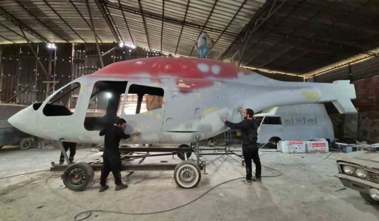 otomobiller-ve-dev-kasklarla-basladi-simdi-fiberglas-helikopter-uretmeyi-hedefliyor-sz2QAqTv.jpg