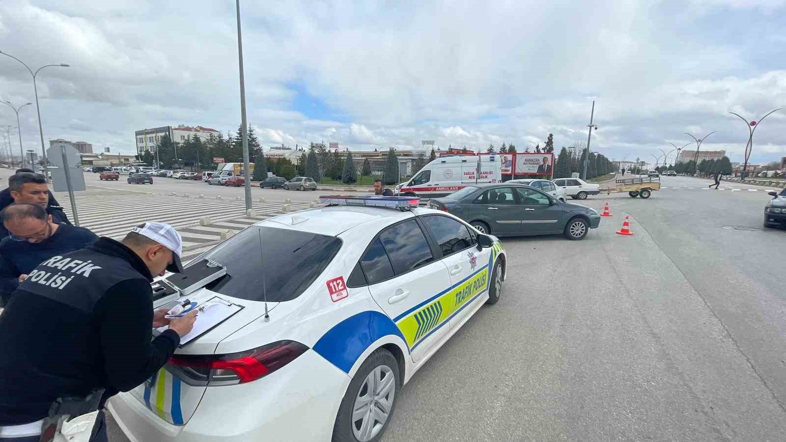 otomobillerin carpistigi an kameraya yansidi 1 yarali 1 lPBXPIlm
