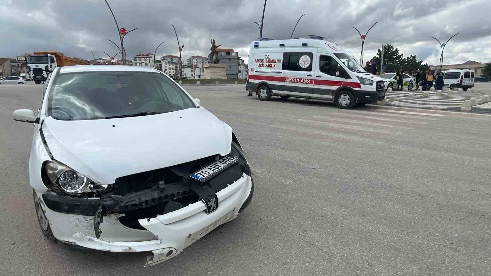 otomobillerin carpistigi an kameraya yansidi 1 yarali 2 cQ8MSLPB