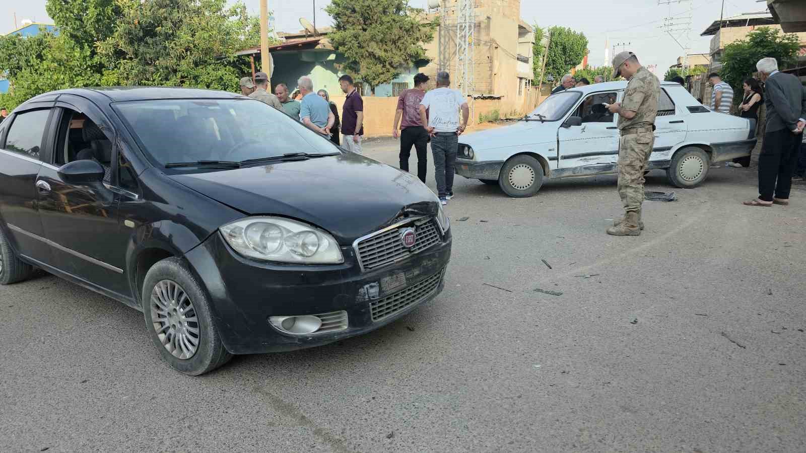 otomobillerin carpistigi kazada 2 kisi yaralandi o anlar kamerada 3 OK3KO4VL